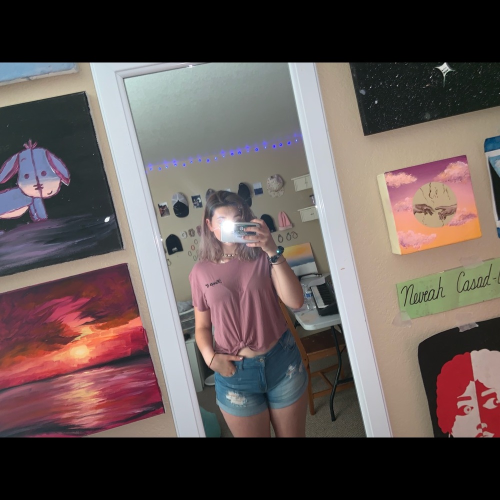 Pink “keep it” cropped tee